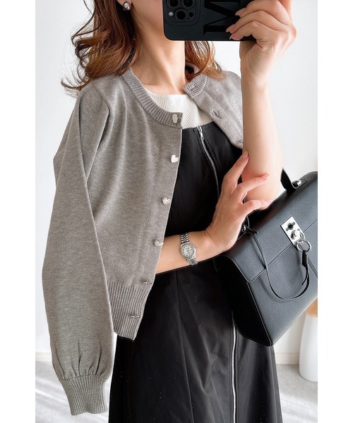 &. NOSTALGIA(アンドドットノスタルジア)の「【ZOZO限定】ハート釦クルーネックカーディガン(カーディガン/ボレロ・レディース・ブラック/グレー/ブルー・FREE)」の18枚目の写真