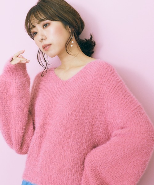 marun(マルン)の「<大きいサイズ> シャギーニットトップス marun(ニット/セーター・レディース・オフホワイト/ピンク系・3L/4L/LL/L/5L)」の4枚目の写真