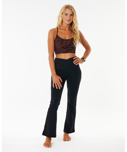 rip curl(リップカール)の「【RIPCURL(リップカール)】RSS VALLEY YOGA PANT レディース水陸両用フレアパンツ(その他パンツ・レディース・ブラック・X-SMALL/SMALL)」の4枚目の写真
