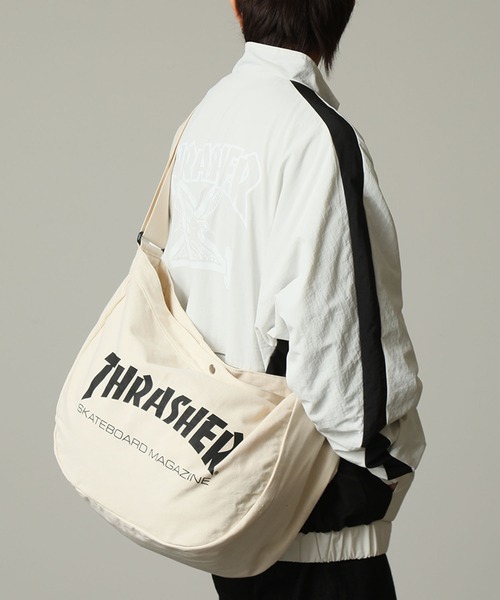 THRASHER（スラッシャー）の「【THRASHER/スラッシャー】ロゴプリント ニュースペーパーバッグ/ショルダーバッグ（ショルダーバッグ・メンズ・ブラック/アイボリー・FREE）」の14枚目の写真