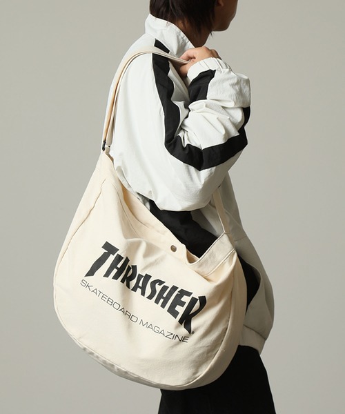 THRASHER（スラッシャー）の「【THRASHER/スラッシャー】ロゴプリント ニュースペーパーバッグ/ショルダーバッグ（ショルダーバッグ・メンズ・ブラック/アイボリー・FREE）」の13枚目の写真