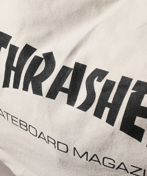 THRASHER（スラッシャー）の「【THRASHER/スラッシャー】ロゴプリント ニュースペーパーバッグ/ショルダーバッグ（ショルダーバッグ・メンズ・ブラック/アイボリー・FREE）」の10枚目の写真