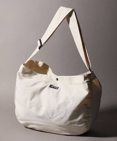 THRASHER（スラッシャー）の「【THRASHER/スラッシャー】ロゴプリント ニュースペーパーバッグ/ショルダーバッグ（ショルダーバッグ・メンズ・ブラック/アイボリー・FREE）」の6枚目の写真