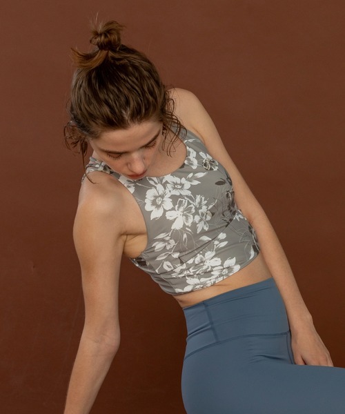 Julier Yoga and Relax(ジュリエヨガアンドリラックス)の「Julier Snow Flowerプリントショートトップス/パット付き(その他トップス・レディース・ホワイト/グレー/ベージュ・0/1)」の12枚目の写真