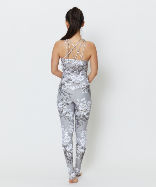 Julier Yoga and Relax(ジュリエヨガアンドリラックス)の「Julier Snow Flowerプリントショートトップス/パット付き(その他トップス・レディース・ホワイト/グレー/ベージュ・0/1)」の17枚目の写真