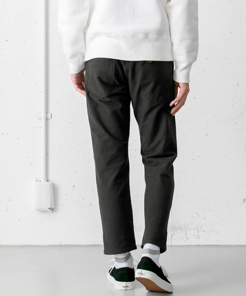 URBAN RESEARCH DOORS MENS(アーバンリサーチ ドアーズ メンズ)の「Lee × DOORS 別注 Cropped Pants(その他パンツ・メンズ・ブラック/カーキ・M/S/L)」の4枚目の写真