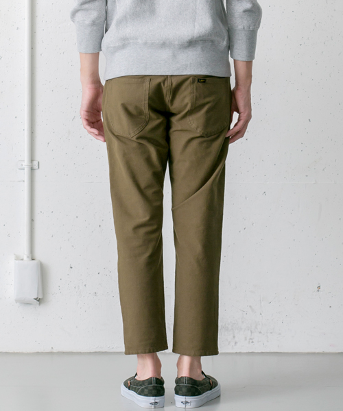 URBAN RESEARCH DOORS MENS(アーバンリサーチ ドアーズ メンズ)の「Lee × DOORS 別注 Cropped Pants(その他パンツ・メンズ・ブラック/カーキ・M/S/L)」の20枚目の写真