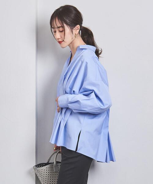 UNITED ARROWS(ユナイテッドアローズ)の「タック Vネック シャツブラウス(シャツ/ブラウス・レディース・オフホワイト/ライトブルー/ダークグレー・38/36)」の6枚目の写真