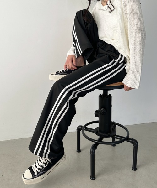 CLEA（クレア）の「サイドライントラックパンツ（その他パンツ・レディース・ブラック/ネイビー/カーキ・FREE/M/L）」の5枚目の写真