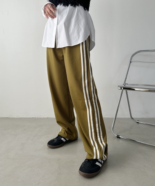 CLEA（クレア）の「サイドライントラックパンツ（その他パンツ・レディース・ブラック/ネイビー/カーキ・FREE/M/L）」の12枚目の写真