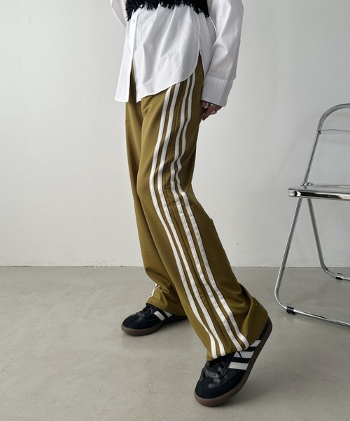 CLEA（クレア）の「サイドライントラックパンツ（その他パンツ・レディース・ブラック/ネイビー/カーキ・FREE/M/L）」の17枚目の写真