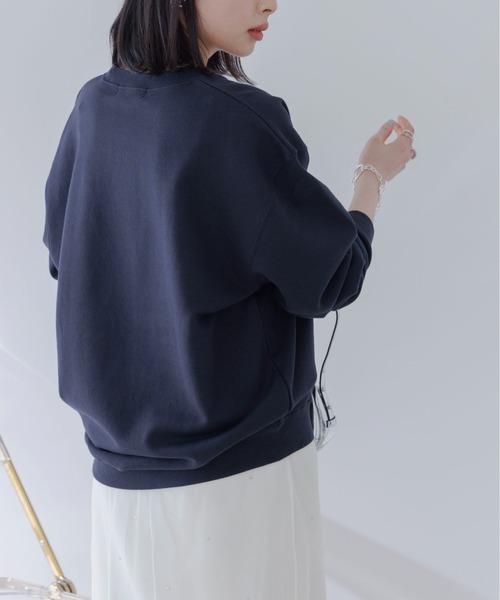 Eimee Law(エイミーロウ)の「NAMEラバースウェット(スウェット・レディース・オフホワイト/ネイビー・38)」の10枚目の写真