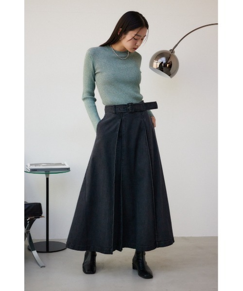 AZUL by moussy（アズールバイマウジー）の「ボックスプリーツデニムスカート（スカート・レディース・ライトブラック/ワンウォッシュ・SMALL/MEDIUM）」の5枚目の写真