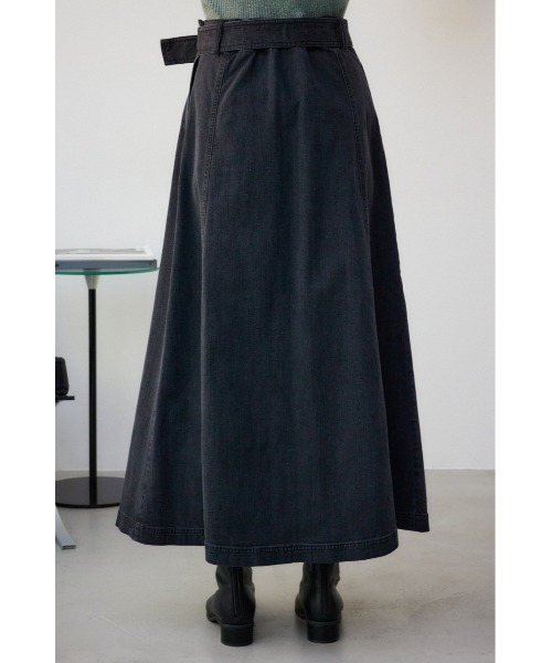 AZUL by moussy（アズールバイマウジー）の「ボックスプリーツデニムスカート（スカート・レディース・ライトブラック/ワンウォッシュ・SMALL/MEDIUM）」の8枚目の写真