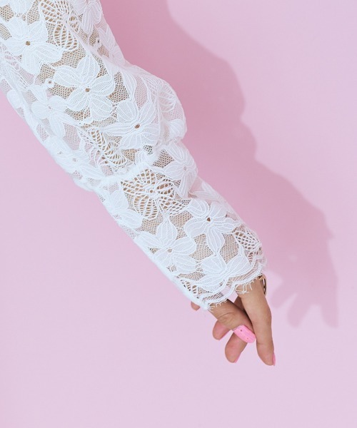 marun（マルン）の「＜大きいサイズ＞ レースカーディガン marun（カーディガン/ボレロ・レディース・オフホワイト/ブラック・L/5L/4L/3L/LL）」の6枚目の写真