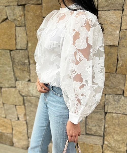 MODE ROBE（モードローブ）の「フラワーオパールブラウス（シャツ/ブラウス・レディース・ホワイト・FREE）」の3枚目の写真