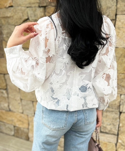 MODE ROBE（モードローブ）の「フラワーオパールブラウス（シャツ/ブラウス・レディース・ホワイト・FREE）」の4枚目の写真