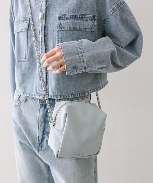 loti（ロティ）の「【2色展開】loti スクエアチェーンショルダーバッグ（ショルダーバッグ・レディース・ブルー/アイボリー・ONE SIZE）」の10枚目の写真