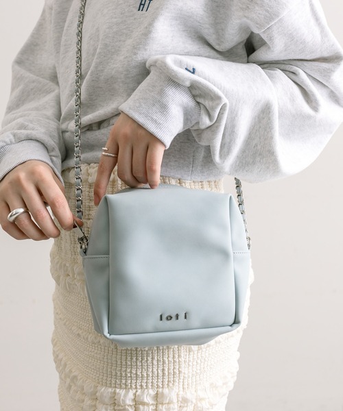 loti（ロティ）の「【2色展開】loti スクエアチェーンショルダーバッグ（ショルダーバッグ・レディース・ブルー/アイボリー・ONE SIZE）」の17枚目の写真
