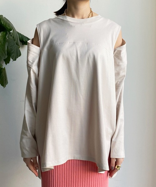 DouDou（ドゥドゥ）の「袖スリットTEE（Tシャツ/カットソー・レディース・ブラック/ライトベージュ/オフホワイト・FREE）」の9枚目の写真