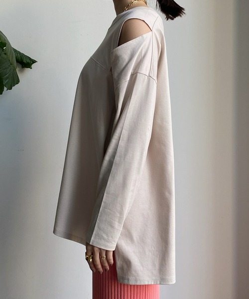 DouDou（ドゥドゥ）の「袖スリットTEE（Tシャツ/カットソー・レディース・ブラック/ライトベージュ/オフホワイト・FREE）」の10枚目の写真