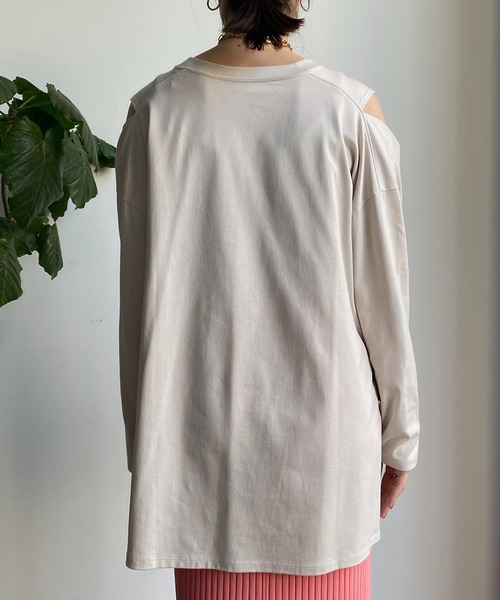 DouDou（ドゥドゥ）の「袖スリットTEE（Tシャツ/カットソー・レディース・ブラック/ライトベージュ/オフホワイト・FREE）」の11枚目の写真