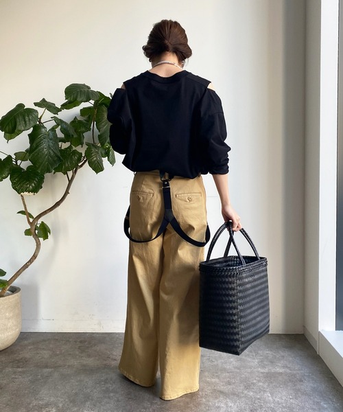 DouDou（ドゥドゥ）の「袖スリットTEE（Tシャツ/カットソー・レディース・ブラック/ライトベージュ/オフホワイト・FREE）」の16枚目の写真