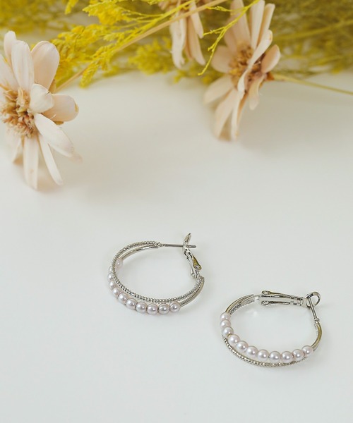 Kana(カナ)の「ツイストメタル 上品 パール 2連 フープ ピアス パーティー 結婚式 お呼ばれ オケージョン デイリー(ピアス(両耳用)・レディース・ゴールド/シルバー・フリー)」の16枚目の写真