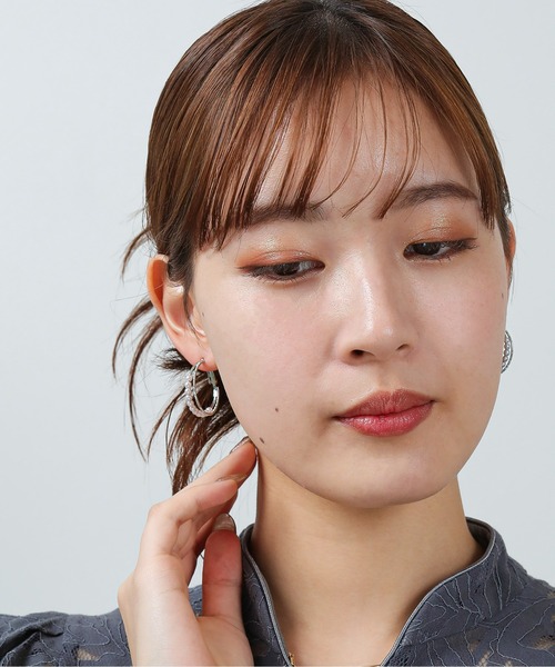 Kana(カナ)の「ツイストメタル 上品 パール 2連 フープ ピアス パーティー 結婚式 お呼ばれ オケージョン デイリー(ピアス(両耳用)・レディース・ゴールド/シルバー・フリー)」の14枚目の写真