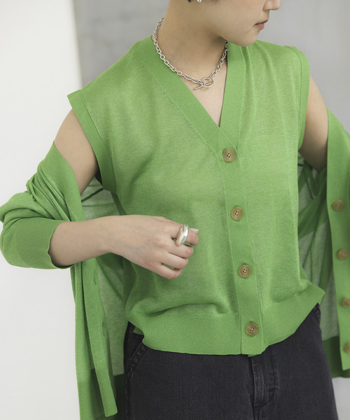 journal standard L'essage（ジャーナルスタンダードレサージュ）の「GALAXY シアーベスト（ベスト・レディース・ライトグレー/モスグリーン/チャコールグレー・FREE）」の3枚目の写真