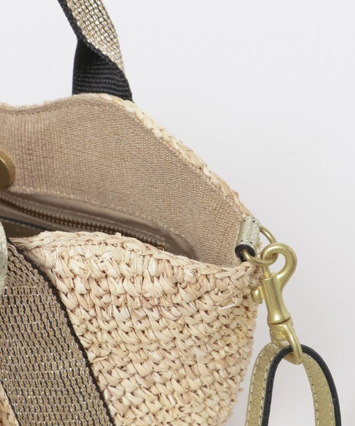 VIOLAd'ORO（ヴィオラドーロ）の「VIOLAd’ORO　ラフィアかごバッグSMALL（ハンドバッグ・レディース・ベージュ系その他/ゴールド系その他/ベージュ・-）」の21枚目の写真
