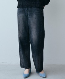 ＩＥＤＩＴ　サイドシームデザインで細見え　レスウォーターのゆるテーパードデニム