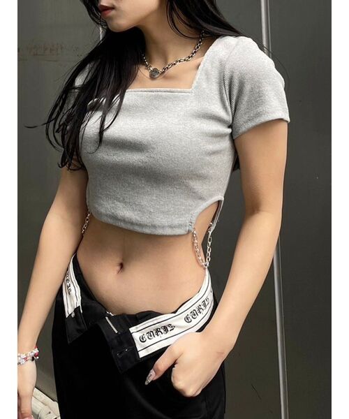 EVRIS（エヴリス）の「サイドチェーンショートトップス（Tシャツ/カットソー・レディース・グレー/ブラック/ホワイト・FREE）」の2枚目の写真