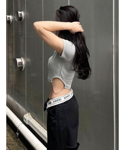 EVRIS（エヴリス）の「サイドチェーンショートトップス（Tシャツ/カットソー・レディース・グレー/ブラック/ホワイト・FREE）」の6枚目の写真