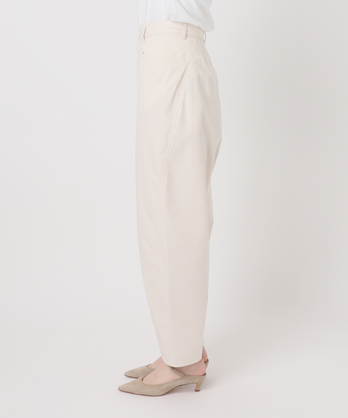 Noble（ノーブル）の「《一部店舗・WEB限定追加》カーブシルエットパンツ（チノパンツ・レディース・ホワイト/ベージュ・36/38）」の16枚目の写真