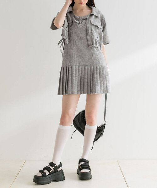 OLIVE des OLIVE(オリーブデオリーブ)の「【セットアップ対応】ミニプリーツキャミワンピース(ワンピース・レディース・ブラック系その他/ライトグレー・FREE)」の6枚目の写真