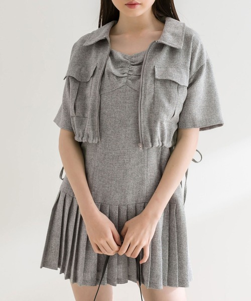 OLIVE des OLIVE(オリーブデオリーブ)の「【セットアップ対応】ミニプリーツキャミワンピース(ワンピース・レディース・ブラック系その他/ライトグレー・FREE)」の2枚目の写真