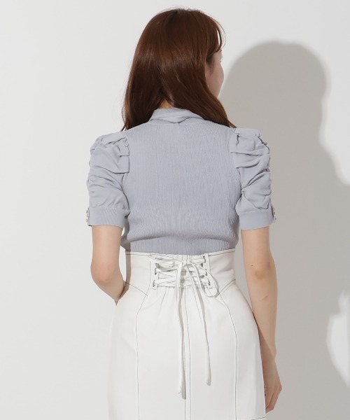 AND COUTURE(アンドクチュール)の「袖ギャザーボウタイ付き半袖ニットプルオーバー(ニット/セーター・レディース・オレンジ/ライトグレー/ダークグリーン/オフホワイト・FREE)」の12枚目の写真