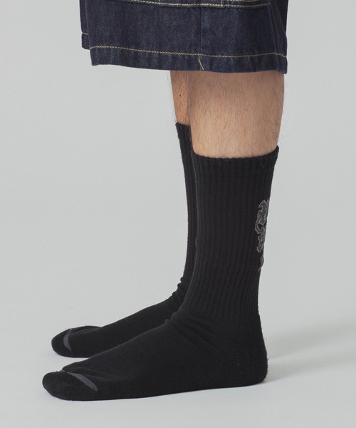 XLARGE（エクストララージ）の「OLD ENGLISH EST.91 SOCKS（ソックス/靴下・メンズ・ホワイト/ブラック/ネイビー・ONE SIZE）」の9枚目の写真