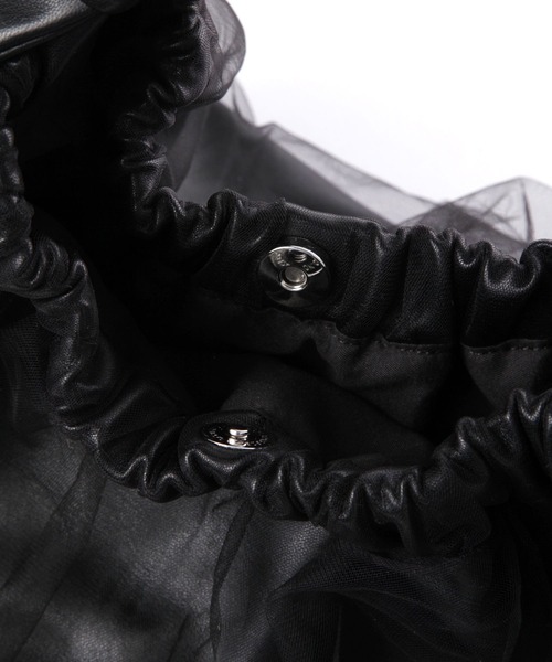 LAKOLE(ラコレ)の「チュール巾着トートバッグ / 132220(トートバッグ・レディース・シルバー/ブラック/グレイッシュベージュ・FREE)」の16枚目の写真