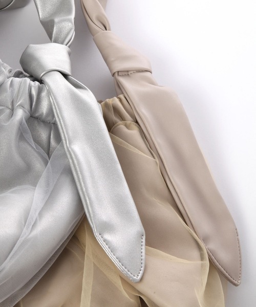 LAKOLE(ラコレ)の「チュール巾着トートバッグ / 132220(トートバッグ・レディース・シルバー/ブラック/グレイッシュベージュ・FREE)」の17枚目の写真