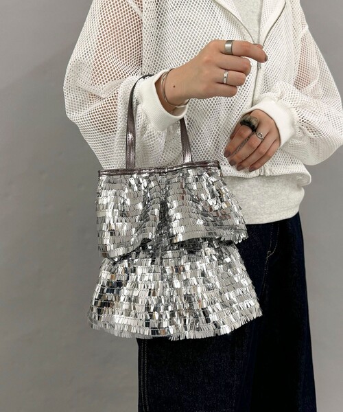 fredy emue（フレディエミュ）の「【CASSELINI/キャセリーニ】スパンコールフリルハンドバッグ（ハンドバッグ・レディース・シルバー/ブラック・FREE）」の19枚目の写真
