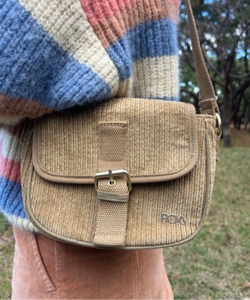 ROXY(ロキシー)の「FEELING GOOD CROSSBO/ロキシーコーデュロイショルダーバッグ(ショルダーバッグ・レディース・ブラック/グリーン/ピンク・FREE)」の9枚目の写真