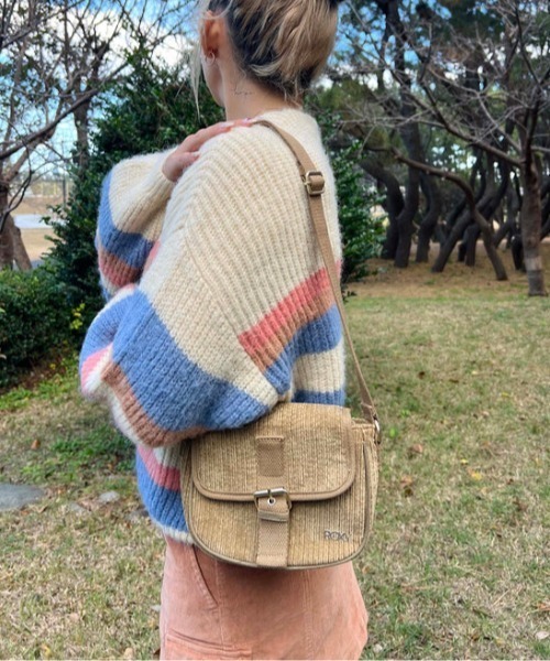 ROXY(ロキシー)の「FEELING GOOD CROSSBO/ロキシーコーデュロイショルダーバッグ(ショルダーバッグ・レディース・ブラック/グリーン/ピンク・FREE)」の10枚目の写真