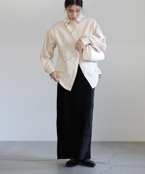 select MOCA(セレクトモカ)の「楊柳ベロアロングスカート(スカート・レディース・ブラック/ブラウン/ベージュ・MEDIUM/LARGE)」の5枚目の写真