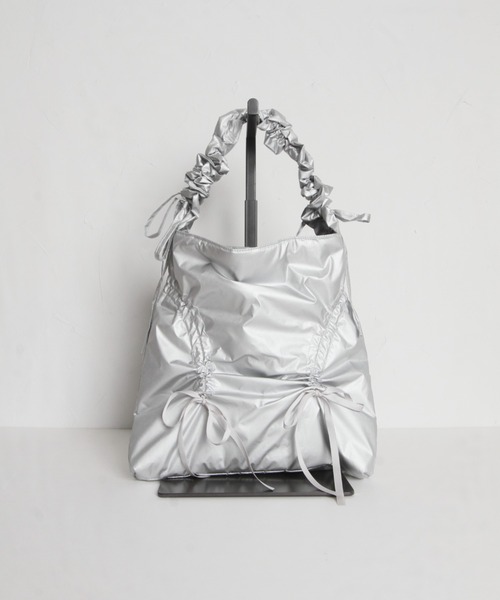 tocco closet(トッコ クローゼット)の「【ZOZO限定】リボンギャザーショルダーバッグ(ショルダーバッグ・レディース・アイボリー/ブラック/シルバー・FREE)」の6枚目の写真