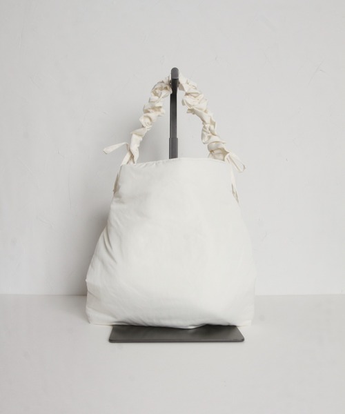 tocco closet(トッコ クローゼット)の「【ZOZO限定】リボンギャザーショルダーバッグ(ショルダーバッグ・レディース・アイボリー/ブラック/シルバー・FREE)」の9枚目の写真