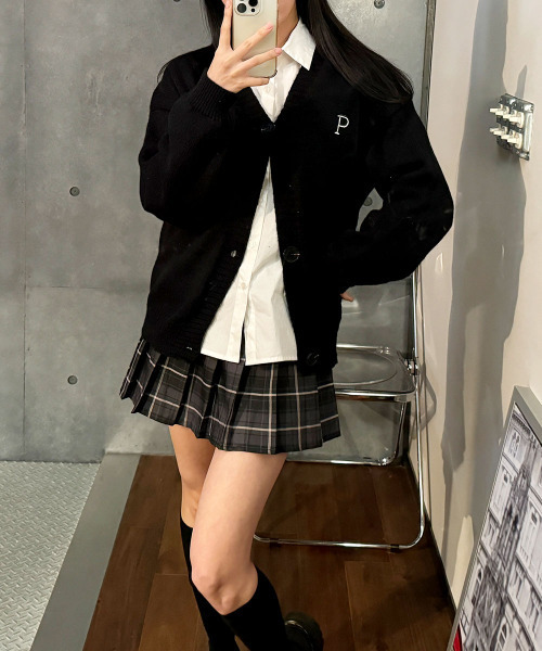 VIVID LADY（ビビッドレディー）の「ニットカーディガン ワンポイント刺繍 レディース ニット ゆったり 長袖（カーディガン/ボレロ・レディース・ブラック/ベージュ/グレー・FREE）」の8枚目の写真