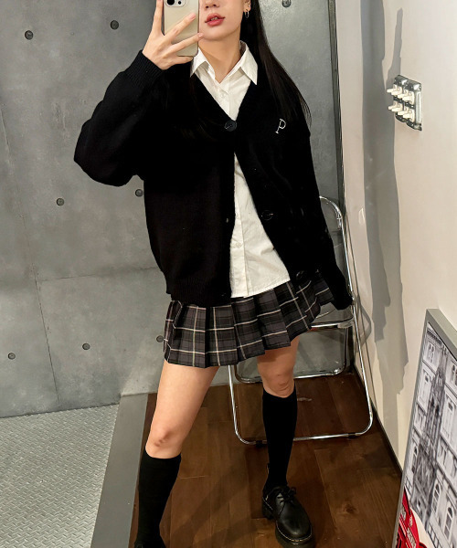 VIVID LADY（ビビッドレディー）の「ニットカーディガン ワンポイント刺繍 レディース ニット ゆったり 長袖（カーディガン/ボレロ・レディース・ブラック/ベージュ/グレー・FREE）」の9枚目の写真