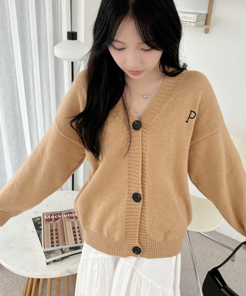 VIVID LADY（ビビッドレディー）の「ニットカーディガン ワンポイント刺繍 レディース ニット ゆったり 長袖（カーディガン/ボレロ・レディース・ブラック/ベージュ/グレー・FREE）」の6枚目の写真